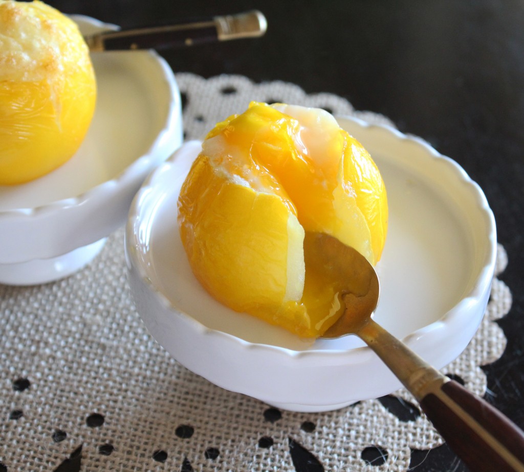 An effortless healthy breakfast or brunch with Eggs Baked in Tomatoes- this recipe is simple to throw together, low calorie, high protein, & low carb! Check it out on Home in High Heels | www.homeinhighheels.com