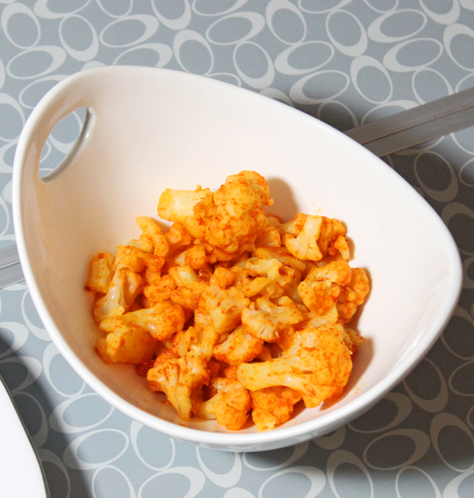 This family meal includes a roasted chicken, sour cream & onion potatoes, buffalo cauliflower, ranch broccoli, & some garlic cheese toast. Prep it & have it on the table in under 20 minutes easy! Check out tips & tricks as well was recipes, home, & lifestyle posts on Home in High Heels!