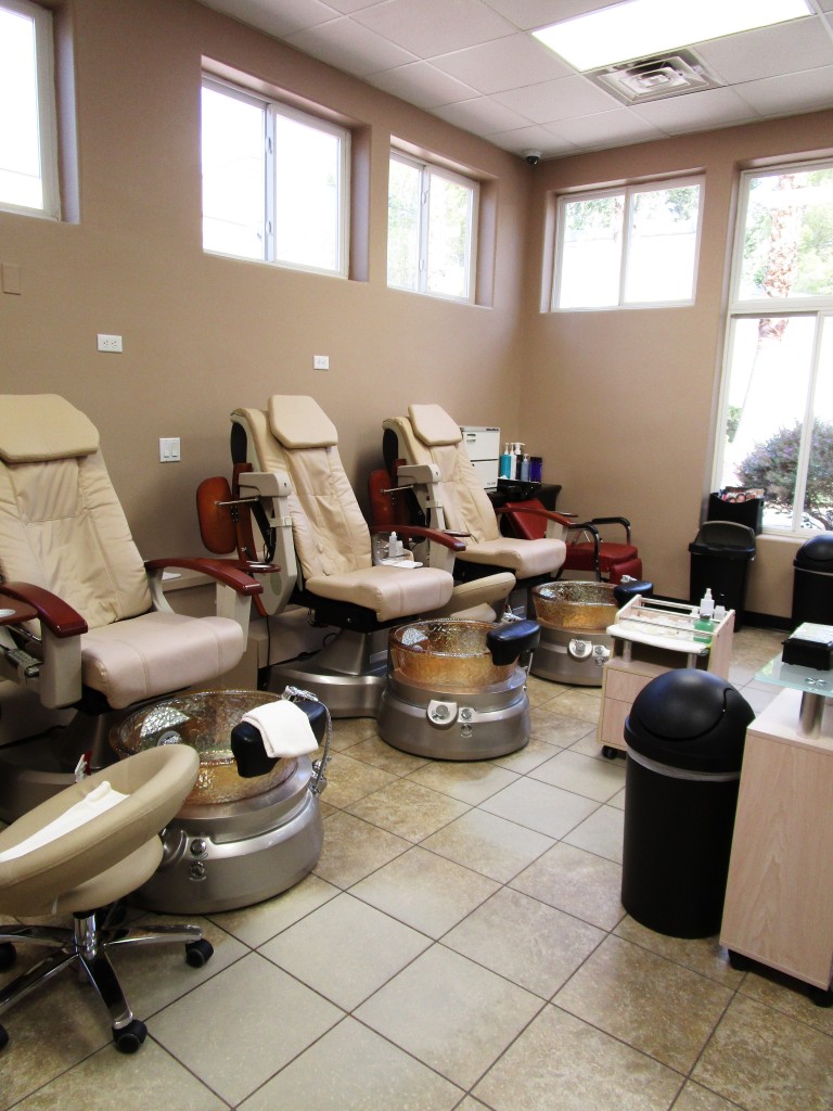 A gorgeous stay at the Casablanca in Mesquite, NV & a look at our staycation at the Casablanca Spa. More travel, recipes, & lifestyle on Home in High Heels