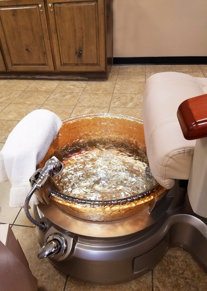 A gorgeous stay at the Casablanca in Mesquite, NV & a look at our staycation at the Casablanca Spa. More travel, recipes, & lifestyle on Home in High Heels