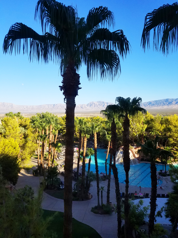 A gorgeous stay at the Casablanca in Mesquite, NV & a look at our staycation at the Casablanca Spa. More travel, recipes, & lifestyle on Home in High Heels