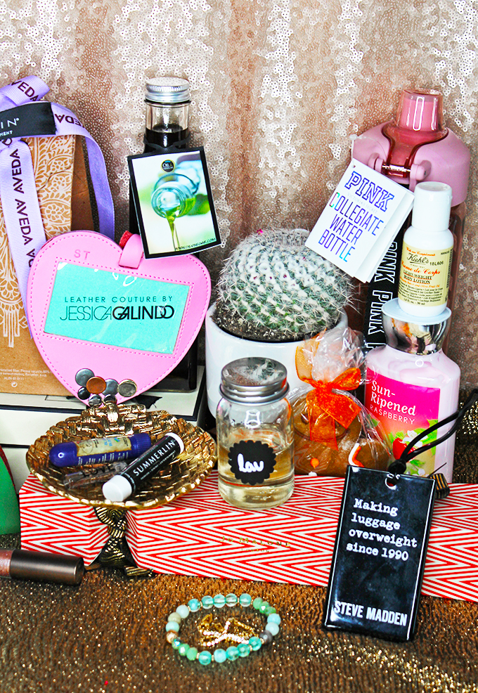 Gifts & Shopping Ideas for Everyone on Your Holiday List + Downtown Summerlin Favorites on Home in High Heels