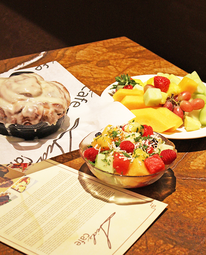 Ever been to a spa with your girlfriend's? Well- the Vegas Lifestyle Influencers did just that at the Serenity Spa at Westgate then did brunch at Sid's Cafe on Home in High Heels