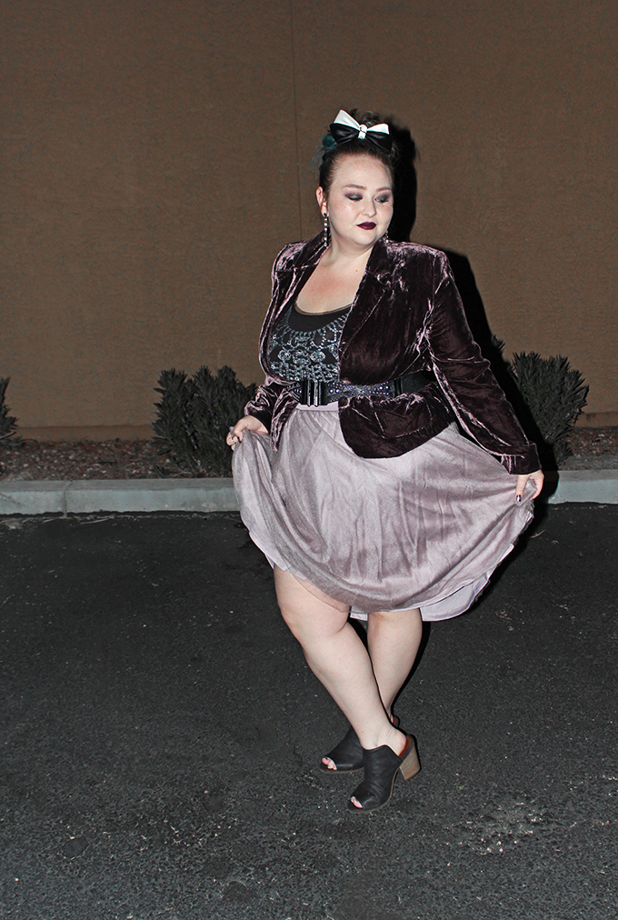 Thrifted Muted Plum OOTD with Tulle Skirt + Velvet Blazer! How I wear a blazer with a full, tulle skirt as a curvy outfit + taking care of thrifted clothes on Home in High Heels