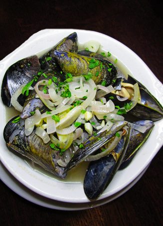 MOULES MARINIERES 1lb PEI mussels with garlic, shallots, parsley and white wine sauce. Served with french fries. Black, White, Red, & French! Oh La La Bistro Restaurant Recap in Las Vegas with Christmas in Paris Little Red Dress Curvy OOTD on Home in High Heels