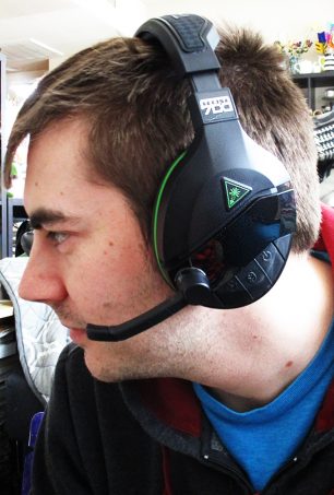 Turtle Beach Stealth 700 Gaming Headset for Xbox One Gather up your gift cards, your wishlists, & your extra holiday cash & check out what I'm recommending you pick up for an awesome new year including speakers, mugs, whiskey, yoga, & accessories on Home in High Heels