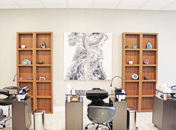 Ever been to a spa with your girlfriend's? Well- the Vegas Lifestyle Influencers did just that at the Serenity Spa at Westgate then did brunch at Sid's Cafe on Home in High Heels