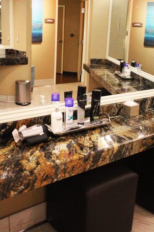 Ever been to a spa with your girlfriend's? Well- the Vegas Lifestyle Influencers did just that at the Serenity Spa at Westgate then did brunch at Sid's Cafe on Home in High Heels