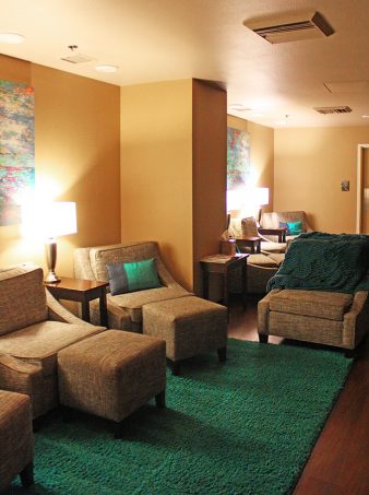 Ever been to a spa with your girlfriend's? Well- the Vegas Lifestyle Influencers did just that at the Serenity Spa at Westgate then did brunch at Sid's Cafe on Home in High Heels