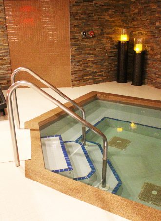 Ever been to a spa with your girlfriend's? Well- the Vegas Lifestyle Influencers did just that at the Serenity Spa at Westgate then did brunch at Sid's Cafe on Home in High Heels