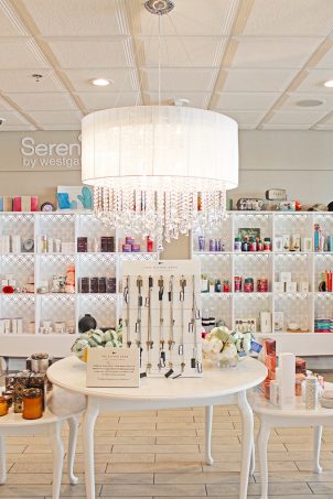 Ever been to a spa with your girlfriend's? Well- the Vegas Lifestyle Influencers did just that at the Serenity Spa at Westgate then did brunch at Sid's Cafe on Home in High Heels