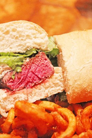 Ever been to a spa with your girlfriend's? Well- the Vegas Lifestyle Influencers did just that at the Serenity Spa at Westgate then did brunch at Sid's Cafe on Home in High Heels