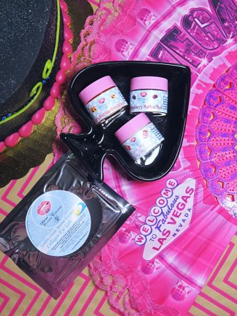 Heather Marianna of Beauty Kitchen Mother's Day Gifting Guide from a Vegas gal! See some of my local favorites, small businesses, & a splurge day idea on Home in High Heels