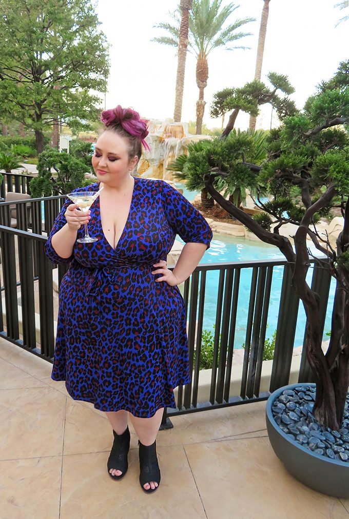 5 Travel Must-Haves for Her to Add to Your List Right Now including dulling pain, non-wrinkling clothing, & even a safety alarm on Home in High Heels